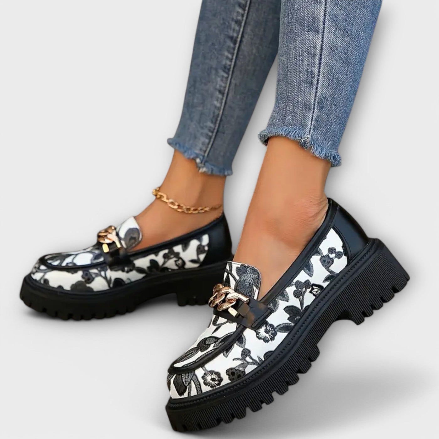 Sandra - Elegant Retro Moccasins